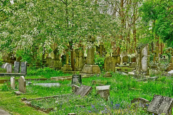 Londýn, Anglie-Květen 6 2019: hřbitov Highgate — Stock fotografie