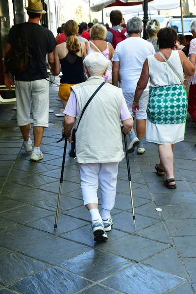 Granada; España - 27 de agosto de 2019: mujer mayor — Foto de Stock