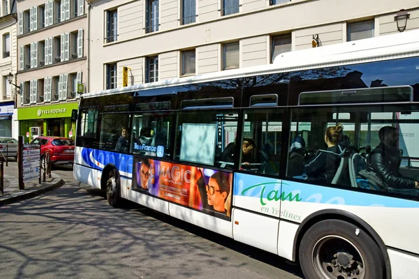 Mantes la jolie; Frankreich - 12. April 2019: das Stadtzentrum — Stockfoto