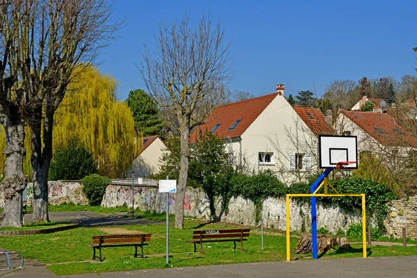 Triel sur Seine; Franciaország - 2019. március 22.: a belváros — Stock Fotó