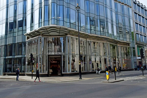 London, England - May 8 2019: store in Oxford street — стоковое фото