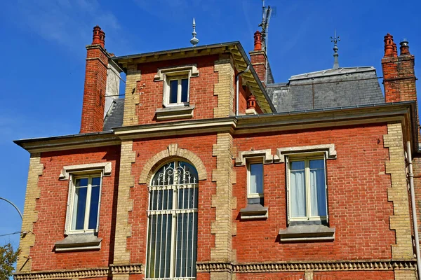 Poissy, Francia - 16 de mayo de 2019: centro de la ciudad —  Fotos de Stock