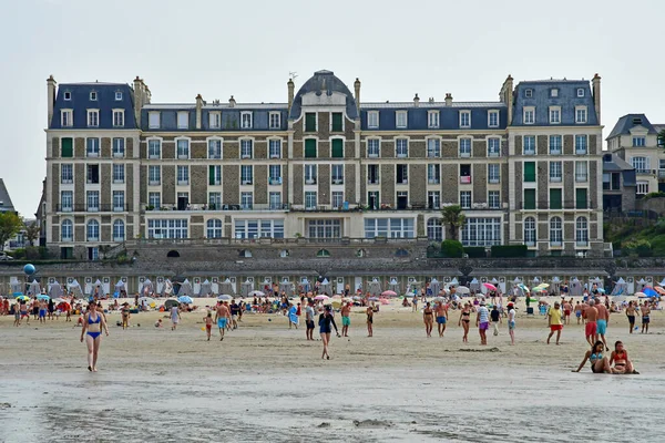 Dinard Franciaország-július 23 2019: Beach — Stock Fotó