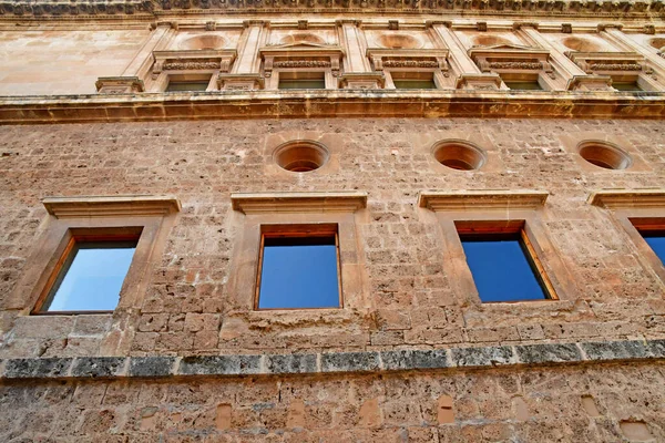 Granada; Espanha - 27 de agosto de 2019: o palácio Carlos V — Fotografia de Stock