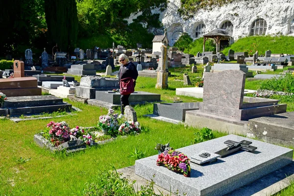 上岛；法国- 2019年5月15日：公墓 — 图库照片