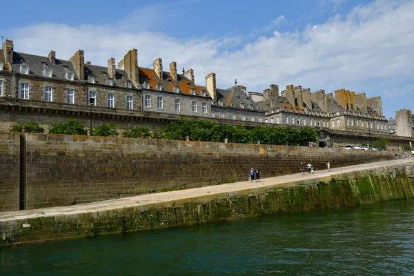 Saint-Malo; Francie-červenec 28 2019: malebné město — Stock fotografie