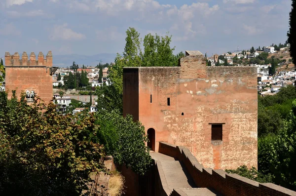 Granada; İspanya - 27 Ağustos 2019 : Alhambra sarayı — Stok fotoğraf