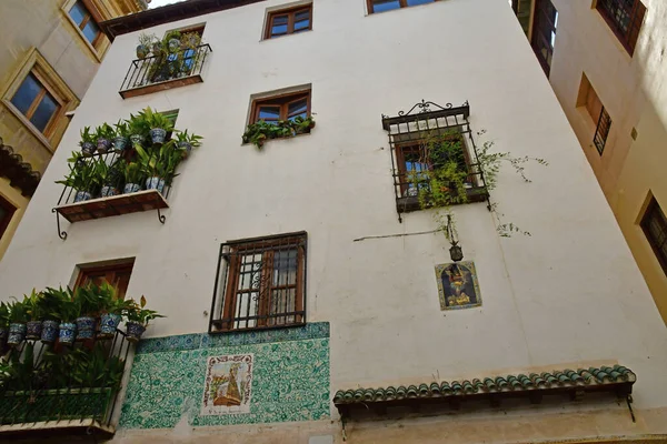 Granada Španělsko-srpen 27 2019: staré město — Stock fotografie