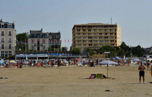 Dinard; France - july 23 2019 : beach — Stock Photo, Image