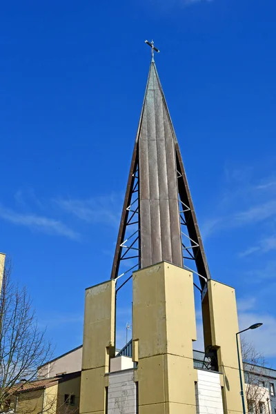 Vaureal; frankreich - 30. märz 2019: moderne stadt — Stockfoto