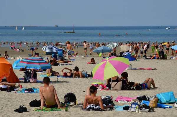 Дінар Франція-Липень 23 2019: пляж — стокове фото
