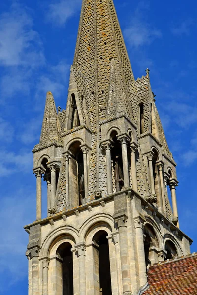 Vernouillet; Francia - 7 de abril de 2017: Iglesia de San Etienne —  Fotos de Stock