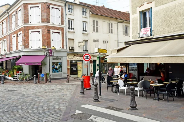 Poissy, Frankreich - 24. Juni 2019: Stadtzentrum — Stockfoto