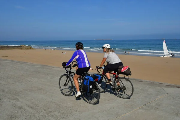 Saint-Malo; Francie-červenec 28 2019: pláž Sillon — Stock fotografie