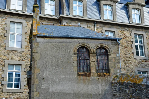 Saint Malo; Francia - 28 de julio de 2019: pintoresca ciudad en verano — Foto de Stock