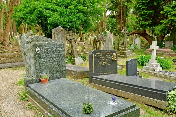 Londres, Inglaterra - 6 de mayo de 2019: Cementerio de Highgate — Foto de Stock