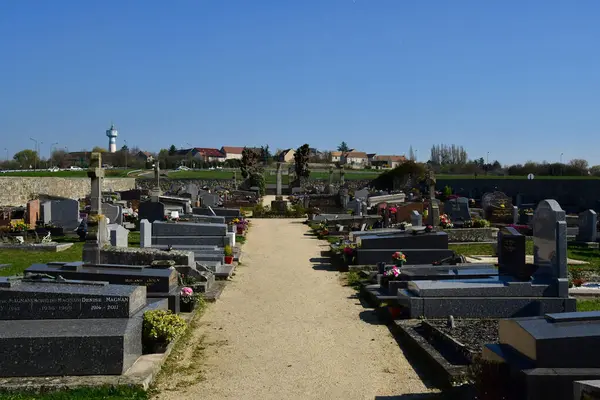 法国Courdimanche - 2019年4月16日：公墓 — 图库照片