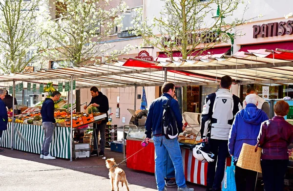 Vernouillet; Francia - 7 de abril de 2017: mercado —  Fotos de Stock