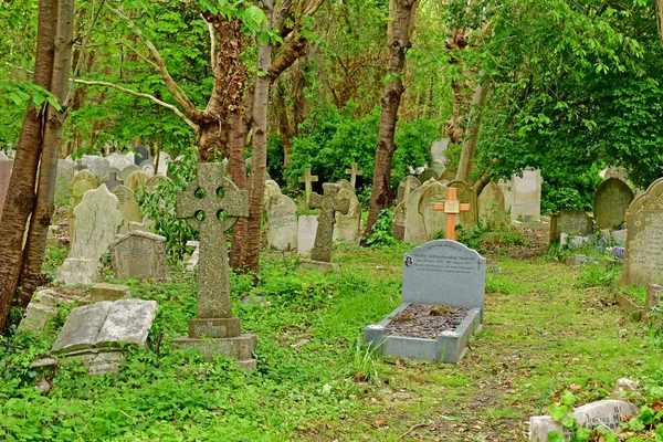 Londres, Inglaterra - 6 de maio de 2019: Cemitério Highgate — Fotografia de Stock