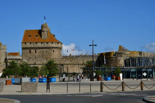 Saint Malo; Frankreich - 28. Juli 2019: malerische Stadt im Sommer — Stockfoto