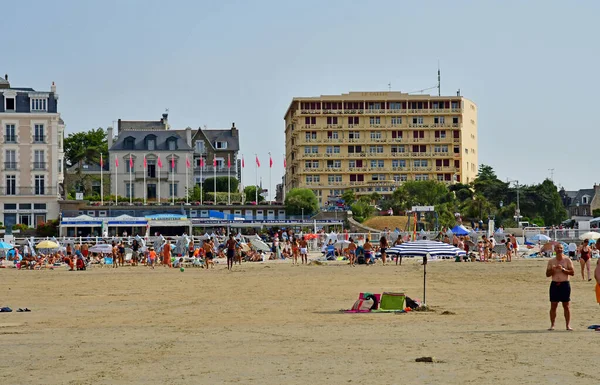 Dinard; Fransa - 23 Temmuz 2019 : plaj — Stok fotoğraf