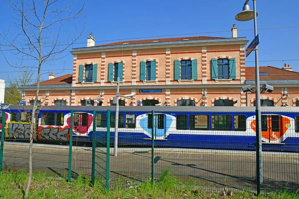 Saint Germain en Laye; Francia - 11 de abril de 2019: estación de tren —  Fotos de Stock