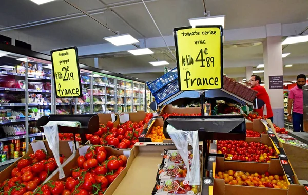Saint Malo; Francia - 28 luglio 2019: supermercato — Foto Stock