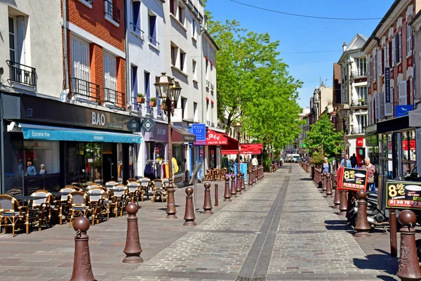 Poissy, Francja - maj 16 2019: centrum miasta — Zdjęcie stockowe