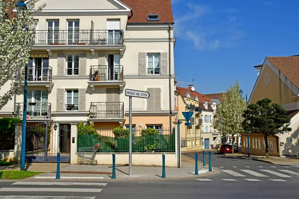 Vaureal; França - 30 de março de 2019: cidade moderna — Fotografia de Stock