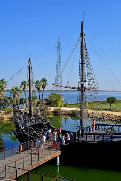 Palos de la Frontera; España - 28 de agosto de 2019: Muelle de las Car — Foto de Stock