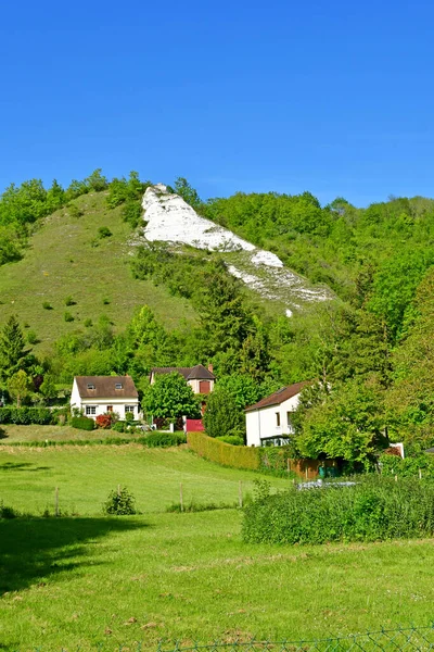 Haute Isle ; France - 15 mai 2019 : paysage pittoresque en été — Photo