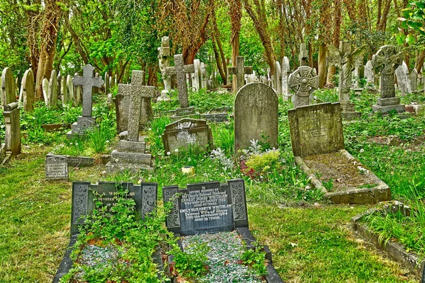 Londres, Inglaterra - 6 de mayo de 2019: Cementerio de Highgate — Foto de Stock