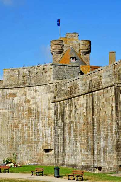 Saint Malo; France - july 28 2019 : picturesque city in summer — Stock Photo, Image