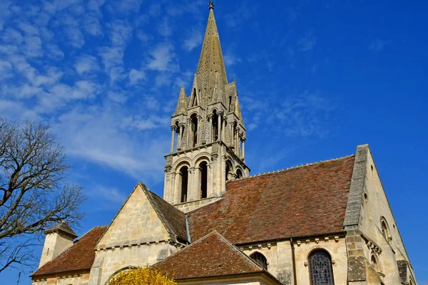 Vernouillet; Franciaország - 2017. április 7.: Szent Etienne templom — Stock Fotó