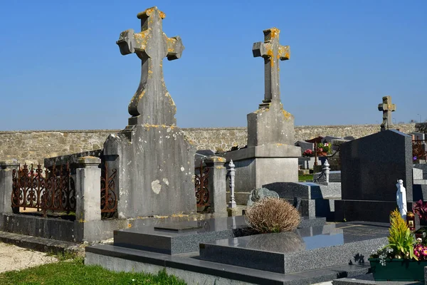 Courdimanche, Fransa - 16 Nisan 2019: Mezarlık — Stok fotoğraf