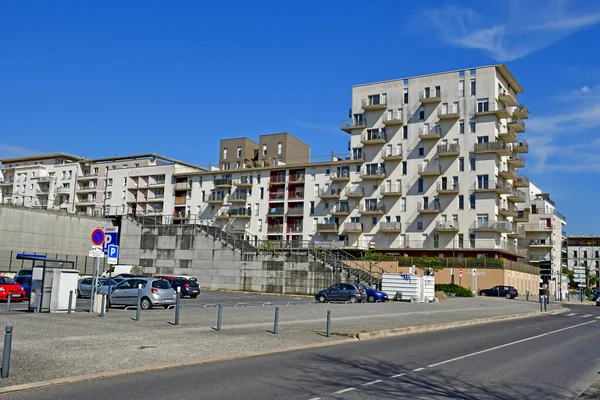 Cergy le Haut; Francia - 30 de marzo de 2019: ciudad moderna — Foto de Stock