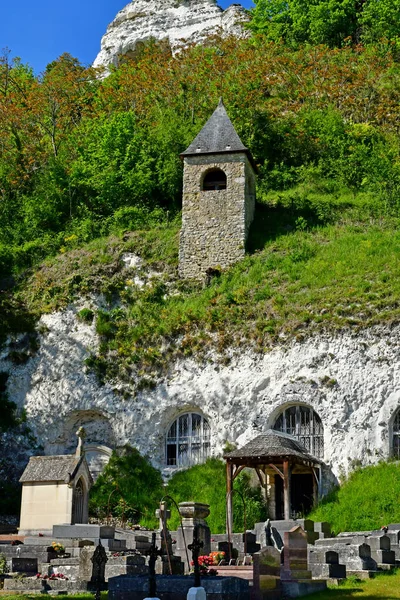 Haute Isle; Francia - 15 maggio 2019: cimitero — Foto Stock