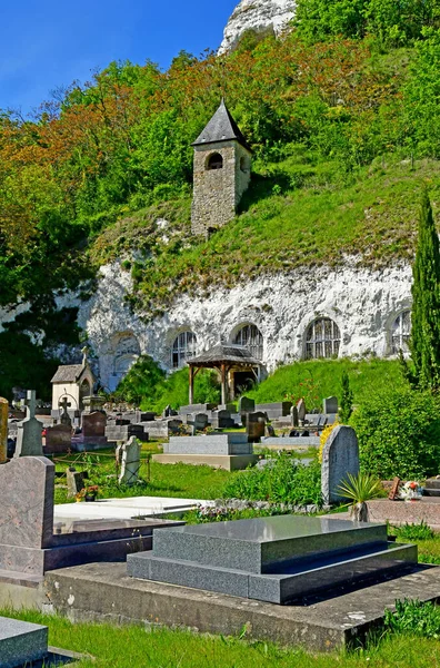 Haute Isle; France - may 15 2019 : cemetery — Stock Photo, Image