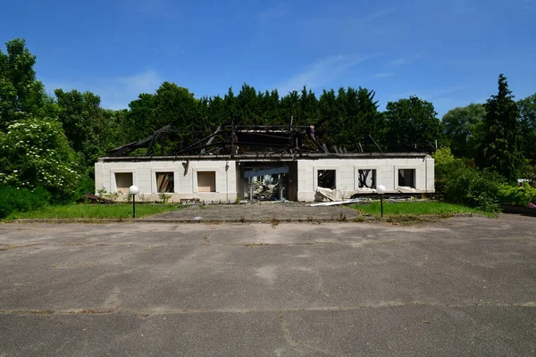 Poissy; Francia - 1 de junio de 2019: edificio quemado — Foto de Stock