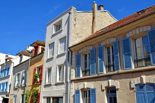 Poissy, França - 16 de maio de 2019: centro da cidade — Fotografia de Stock