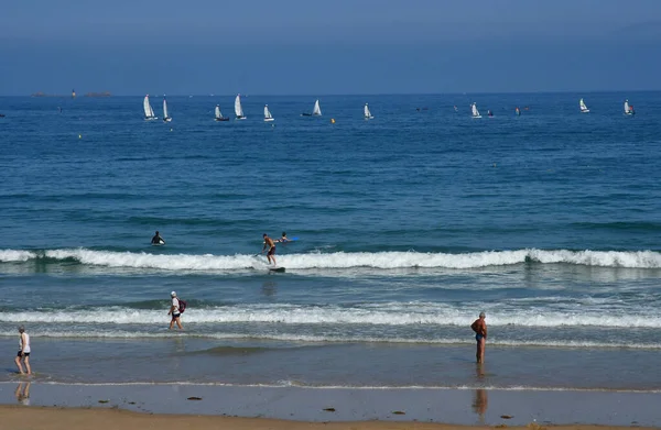 Szent Malo; Franciaország-július 28 2019: The Sillon Beach — Stock Fotó