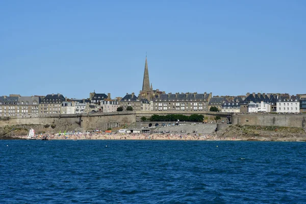 Saint Malo; Frankrike-juli 28 2019: pittoresk stad i sommar — Stockfoto