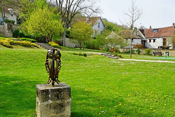 Jouy le moutier, Frankreich - 16. April 2019: Dorfzentrum — Stockfoto