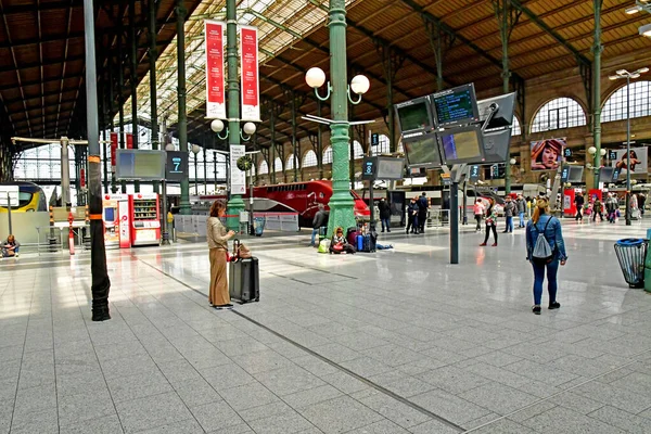 París; Francia - 1 de mayo de 2019: la Estación del Norte — Foto de Stock