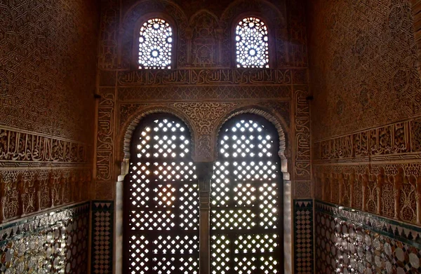 Granada; Spain - august 27 2019 : Alhambra palace — Stock Photo, Image