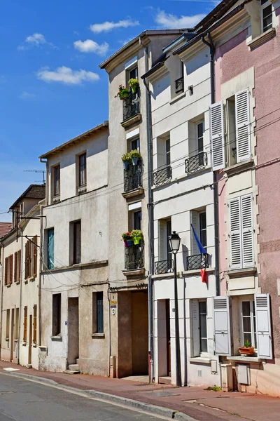 Maisons Laffitte; Francia - 16 de mayo de 2019: el centro de la ciudad — Foto de Stock