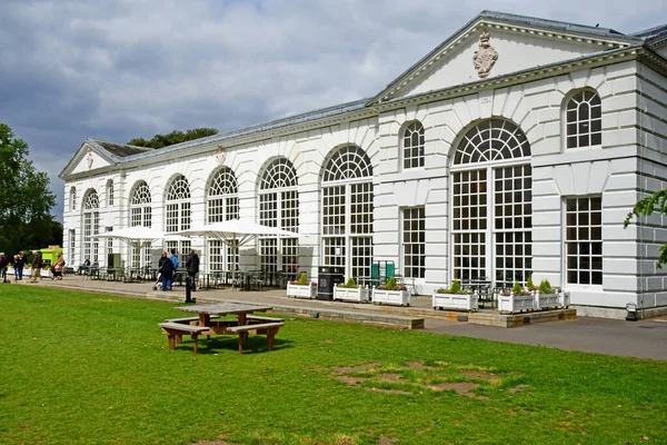 Londra; Kew, Inghilterra - 5 maggio 2019: i Kew Gardens — Foto Stock