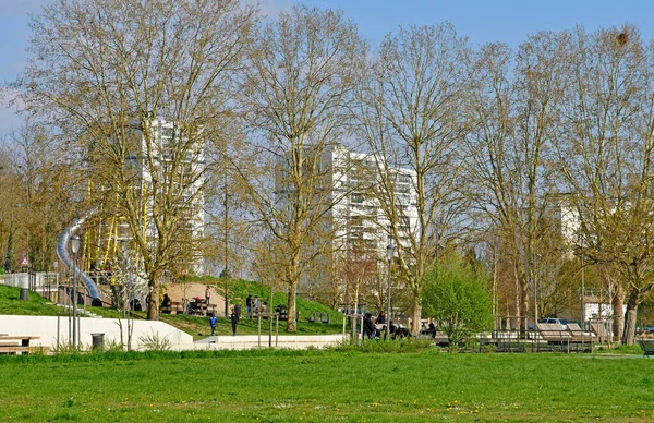 Les Mureaux; Francia - 13 aprile 2019: Quartiere Moliere — Foto Stock