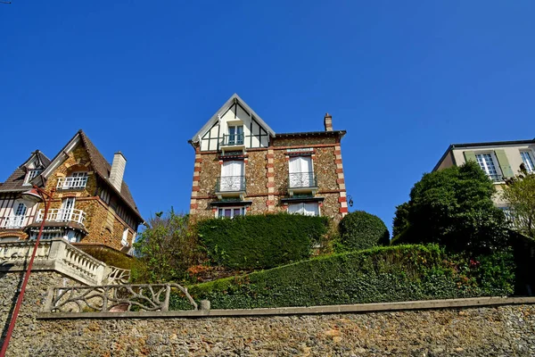 Triel sur seine; Frankreich - 22. März 2019: das Stadtzentrum — Stockfoto