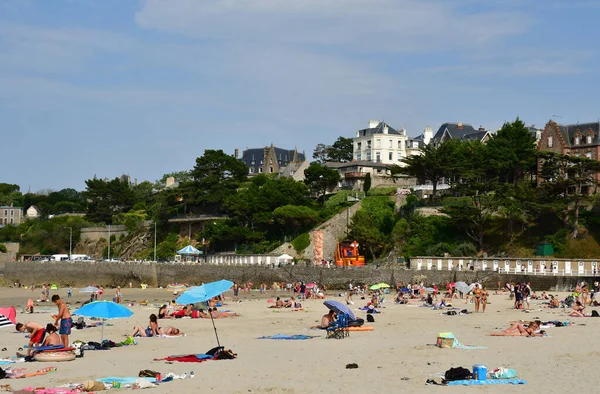 Dinard Franciaország-július 23 2019: Beach — Stock Fotó